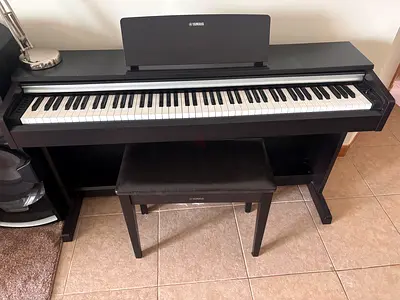 Electric piano Yamaha YDP-142R