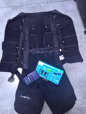 iMotion EMS Muscle Stimulator Suit with Controller - Lightly Used