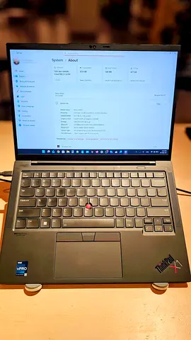 Lenovo ThinkPad X1 Carbon Gen 10 — 32GB / Touchscreen