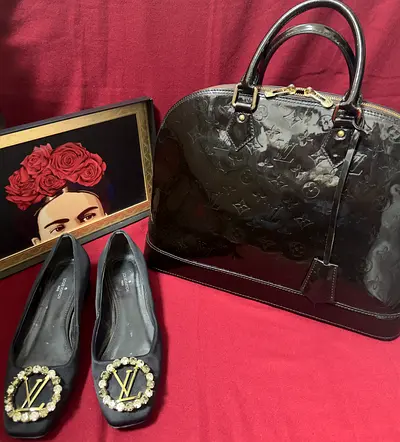 Preloved Louis Vuitton STYLE Vernis Alma GM Patent Leather Handbag with Matching LV Flats US7