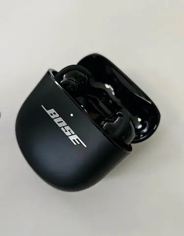 1 MONTH USED QUIETCOMFORT ULTRA EARBUDS (2nd Gen) 5V,BLACK,WW