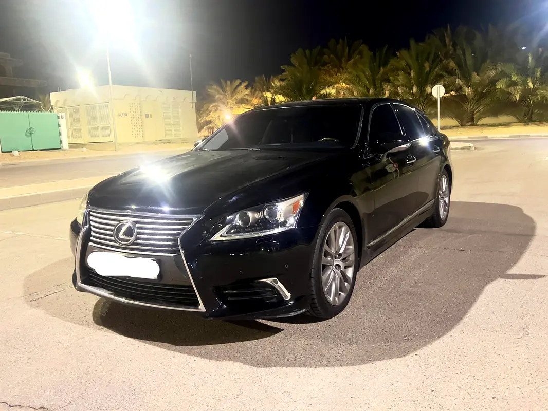 Lexus LS-Series 2013 — photo 1 of 9