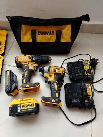 DeWalt 20V Combo Kit – Drill, Impact Driver + 30pc Bit Set