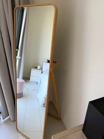 Standing mirror