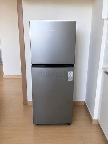 Hisense Top-Freezer Refrigerator - Silver, Good Condition
