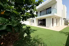 Single Row Corner | Ready to Move | PRIME LOCATION