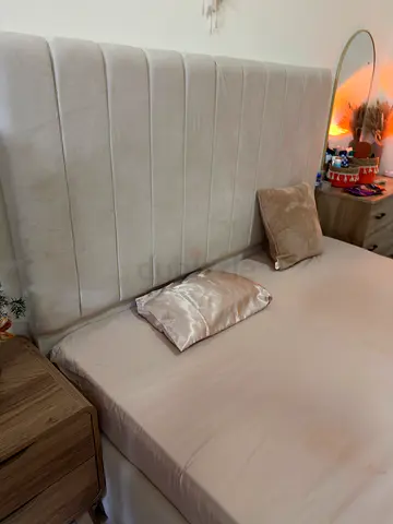 Queen size hydraulic bed with matress for sale