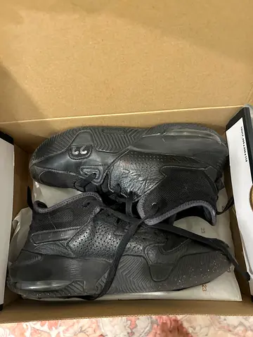 Black Nike Air Max-style Mens Sneakers, Size 41, Used