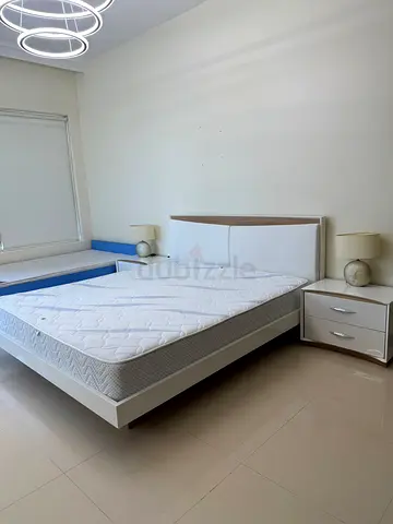 Home centre branded king size master bed set for sell . Bed size 180/210 cm