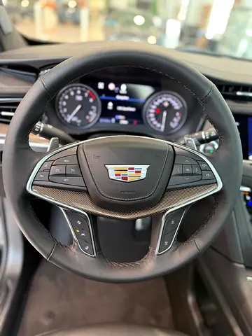 صورة 14 لـ 2025 Cadillac XT5