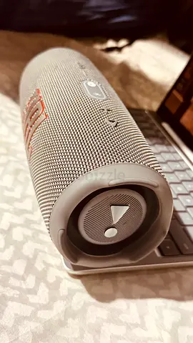 JBL charge 5 portable Bluetooth speaker - good condition