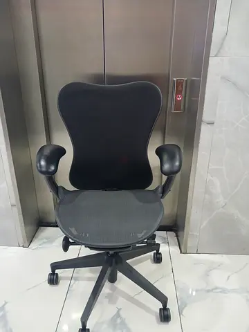 For selling Herman Miller mirra 2 Chair. Confirtabl Chair for sitting