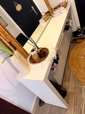 Bed table