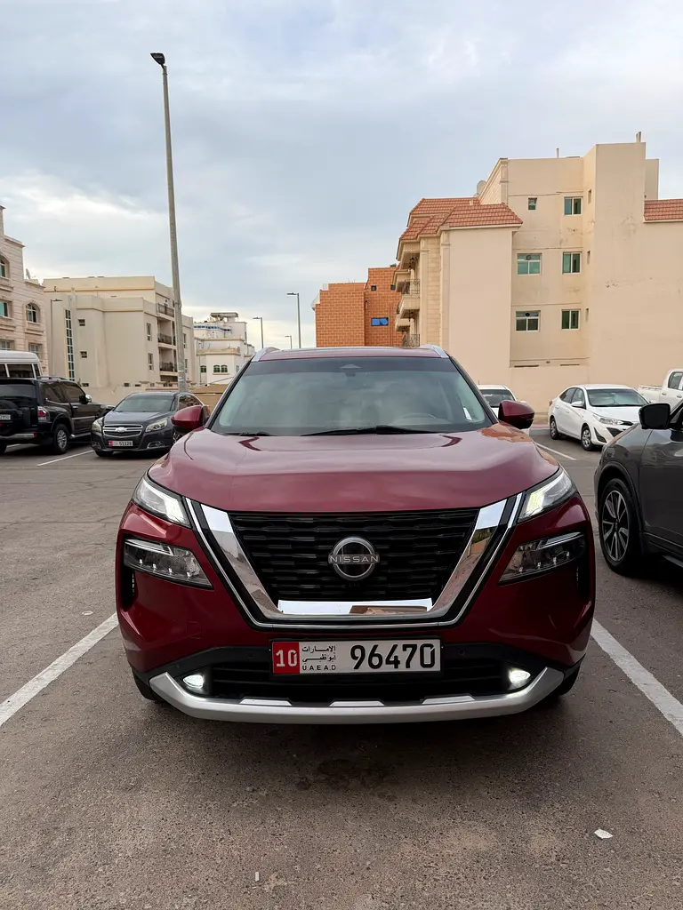Nissan Rogue 2023 — photo 1 of 17