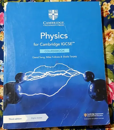 Cambridge IGCSE Physics Coursebook in excellent condition