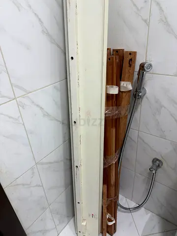 Set of wooden curtain rods with brackets — used, bed good condition