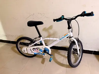 Kids cycle BTWIN COMPANY - 16 inches Suitable kids under 3-5 years. Less used