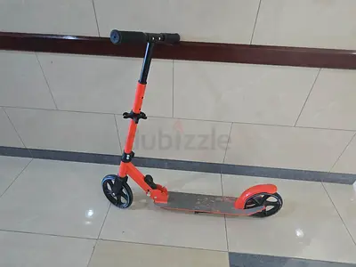 Foldable two-wheel kick scooter — good condition