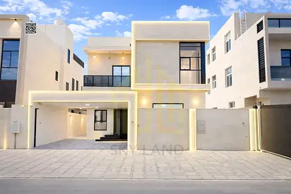 Luxury villa in a prime location, freehold ownership, negotiable, in the Al Yasmin area.