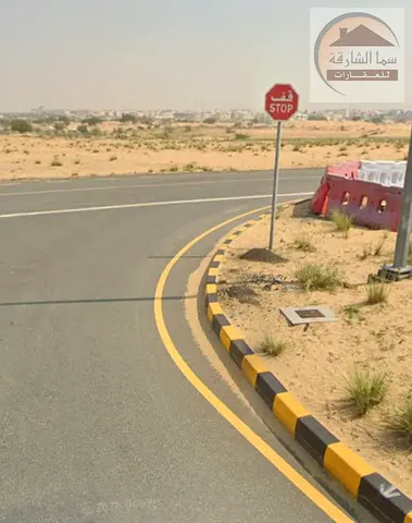 للبيع أرض في منطقة الحوشي ضاحية البديع سكني تملك حر  لجميع الجنسيات العربية  المساحة 8979 قدم مربع الأرض موقع مميز جدا شارع 97 وشارع 24 السعر 2 مليون
