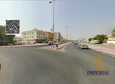 Commercial building, directly on Al-Salam Street, 10 years old, freehold