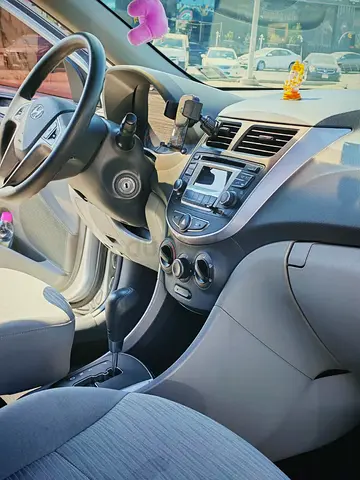 🚗 Hyundai Accent 2016 Hatchback for Sale