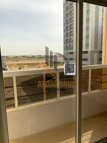 🏢 للإيجار السنوي – غرفتين وصالة في الجرف الصناعية 3