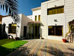 Direct from the owner, water and electricity included, turnkey delivery