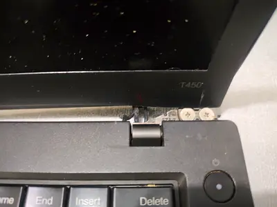 Lenovo T450 laptop with broken hinge - for parts or repair