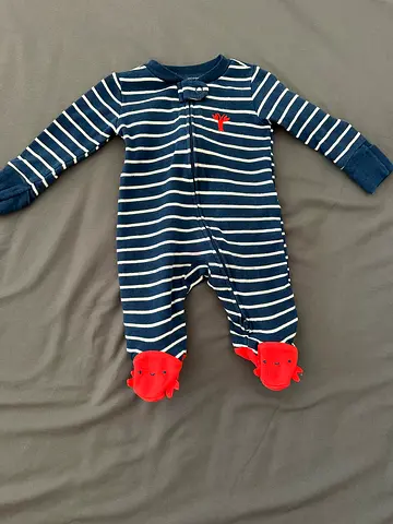 Navy striped baby sleepsuit with footies (0-3 months) double zipper (Carter‘s)