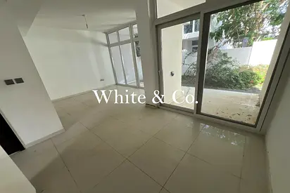 Extra Space | Rare Mid Corner | Move In
