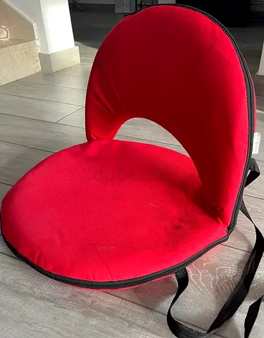 Floor foldable red chair(2)