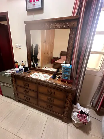 Dressing table