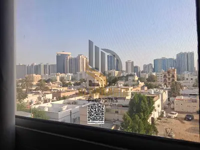 فرصة رائعة للسكن في منطقة الراشدية 3 بموقع حيوي ومميز، ثاني ساكن وبحالة ممتازة، مناسب للأفراد أو الأزواج الباحثين عن الراحة والهدوء مع قرب جميع الخدما