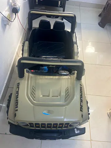 Electronic toy jeep