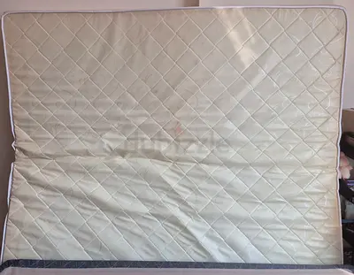 Queen size mattress - lightly used, clean