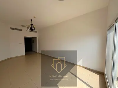 Large area + close to all services and exits + open view + flexible payment options
