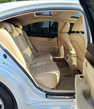 صورة 8 لـ 2013 Lexus ES-SERIES
