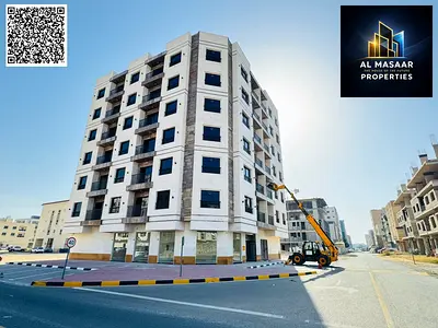 New corner building on two streets, first occupancy, ground floor shops + 6 floors, freehold ownership for all nationalities