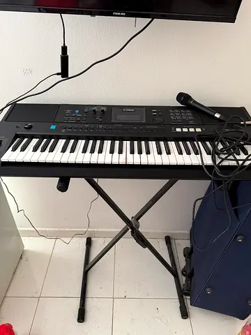 Yamaha PSR-E473 with Stand  Microphone