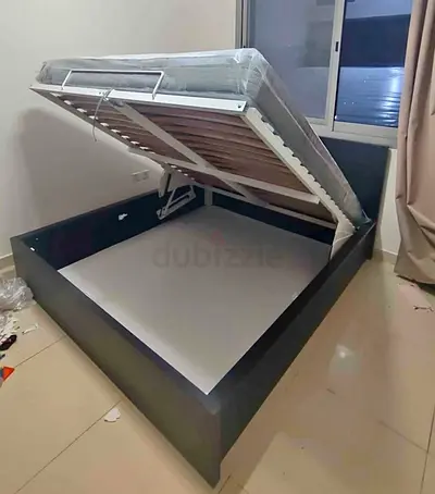 IKEA hydraulic king‑size bed (180 × 200 cm) with  IKEA mattress ✨