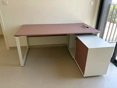 Branded L Shape Desk 180x180cm in excellent condition from Workspace
