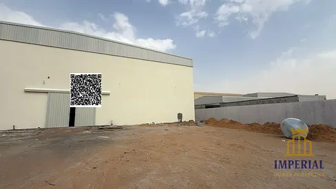 حوطه (اض مسوره  مساحه 43000 قدم بداخلها مستودع علي مساحه 7000 قدم مع كهرباء 70 كيلو وات ) للايجار