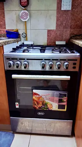 Cooking range, cooker,  gas oven and hob - 4 burners, good working condition