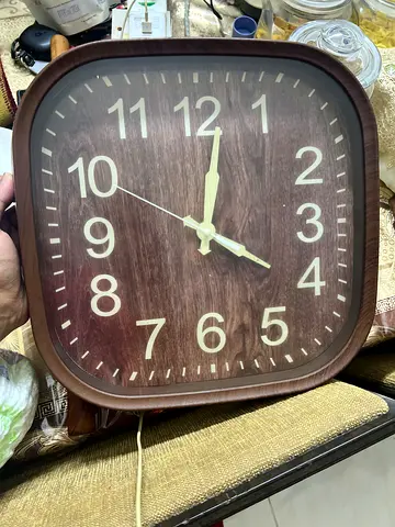 Clock (30x30cm)