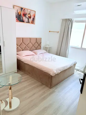 Modern Queen Bedroom – Simple Living