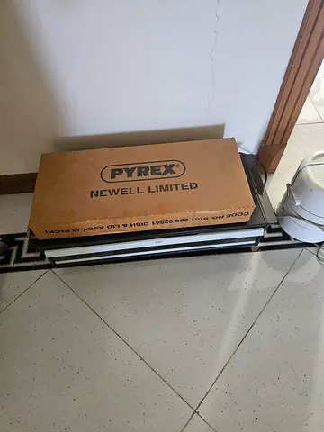 Electric pyrex food warmer with lids