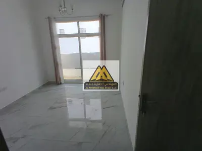 غرفه وصاله / تكيف مركزر / مكان هادئ / موقع خدمي / علي الطريق الرئيسي