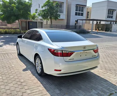 صورة 6 لـ 2013 Lexus ES-SERIES