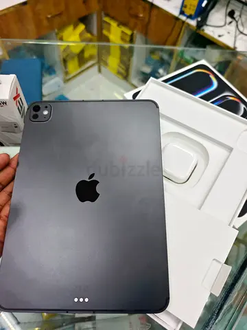 Apple iPad Pro 11-inch m5 Wi-Fi + Cellular 2025 (Space Gray) - Good Condition